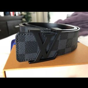 Mean Louis Vuitton damier belt